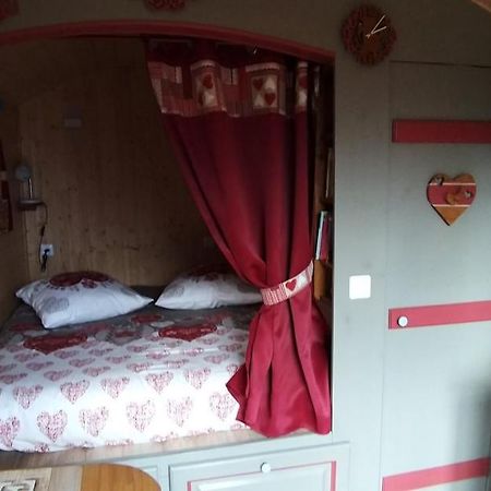 Roulotte Romantique Chauffee En Cevennes Monteils  Eksteriør billede