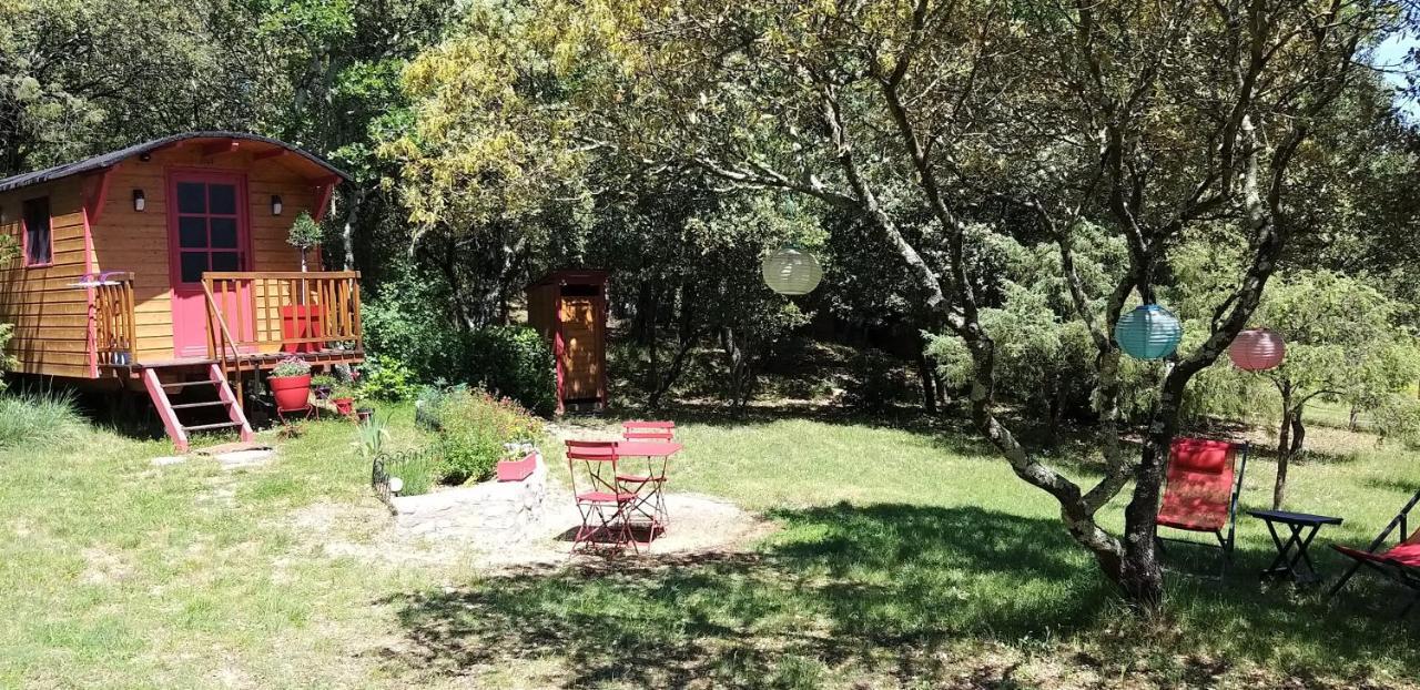 Roulotte Romantique Avec Piscine En Cevennes Monteils (Gard) Eksteriør billede