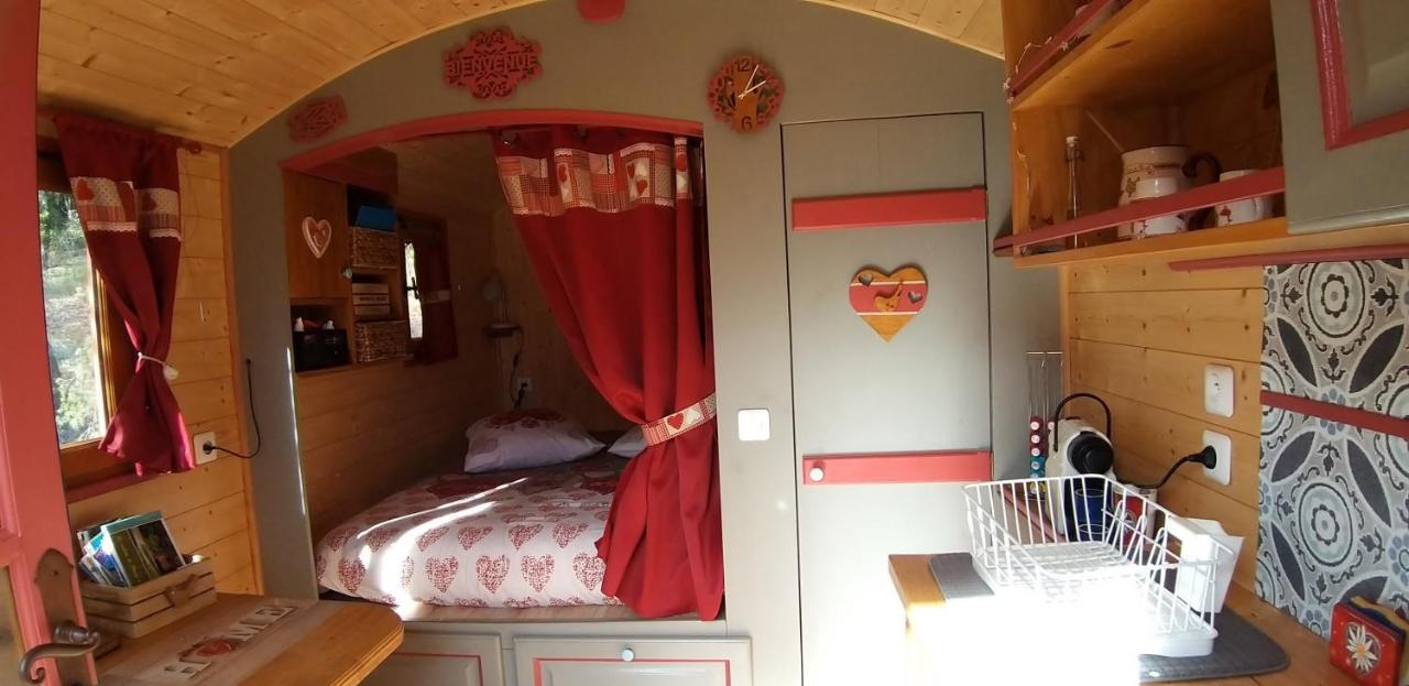 Roulotte Romantique Chauffee En Cevennes Monteils  Eksteriør billede